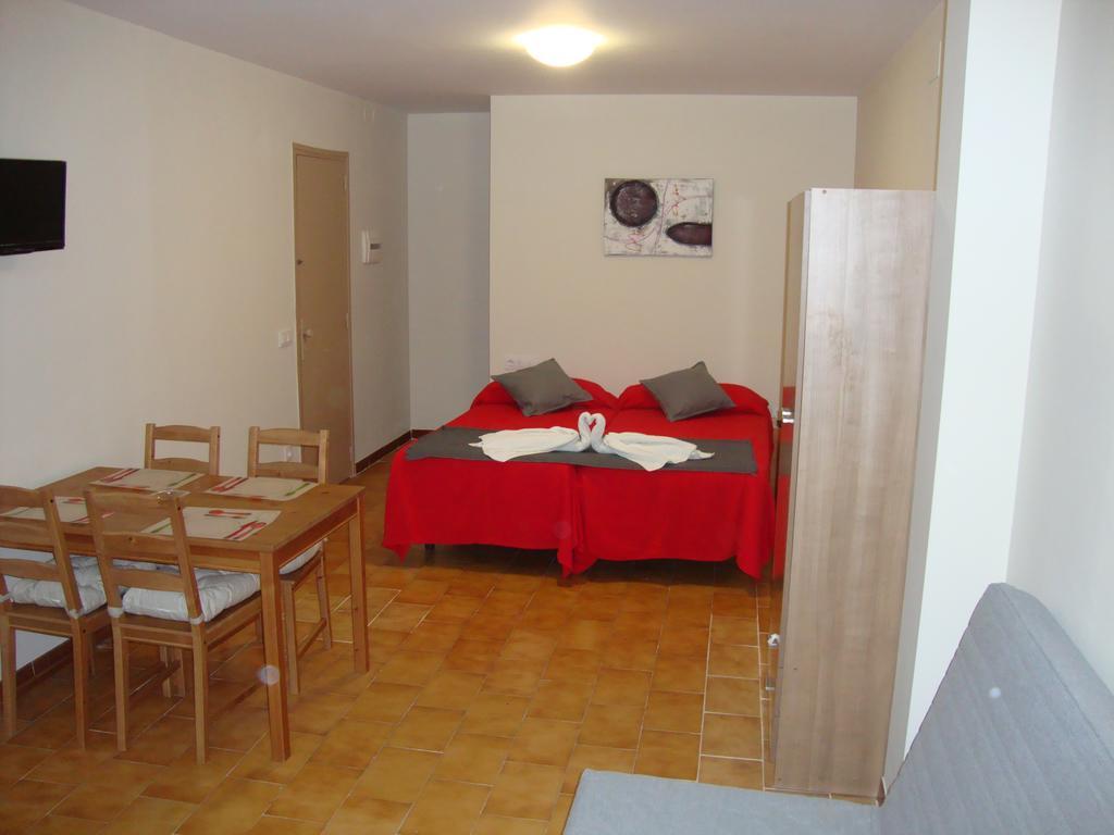 Apartaments Claudi Tossa de Mar Pokoj fotografie